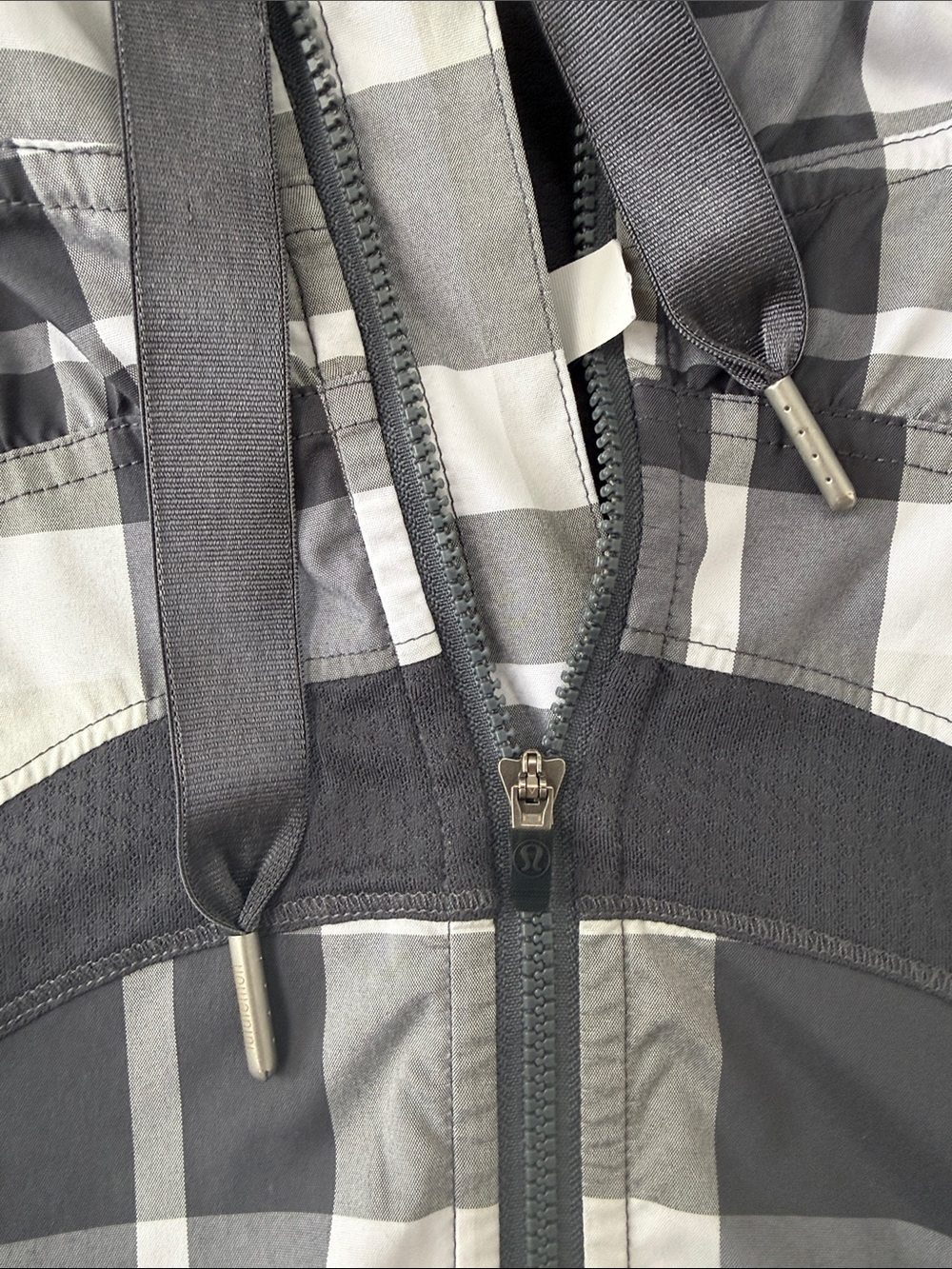 Lululemon vintage Y2K ‘Run with it’ Plaid Vest - Picture 4 of 6